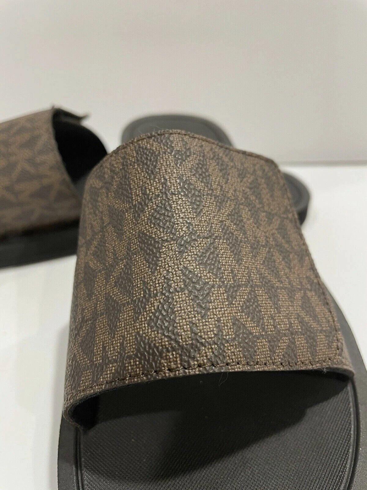 Michael Kors Wade Slide MK Signature Logo Sandals Adjust Closure Brown SZ 11 New
