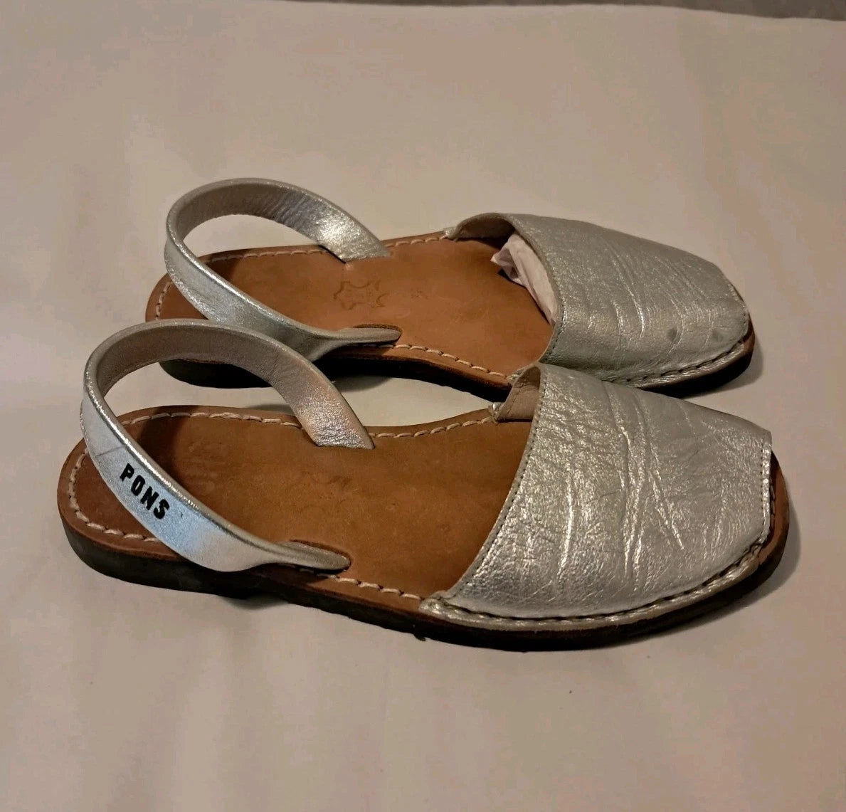 PONS Classic Style Metallic Leather Avarca Sandal In Silver Size 6.