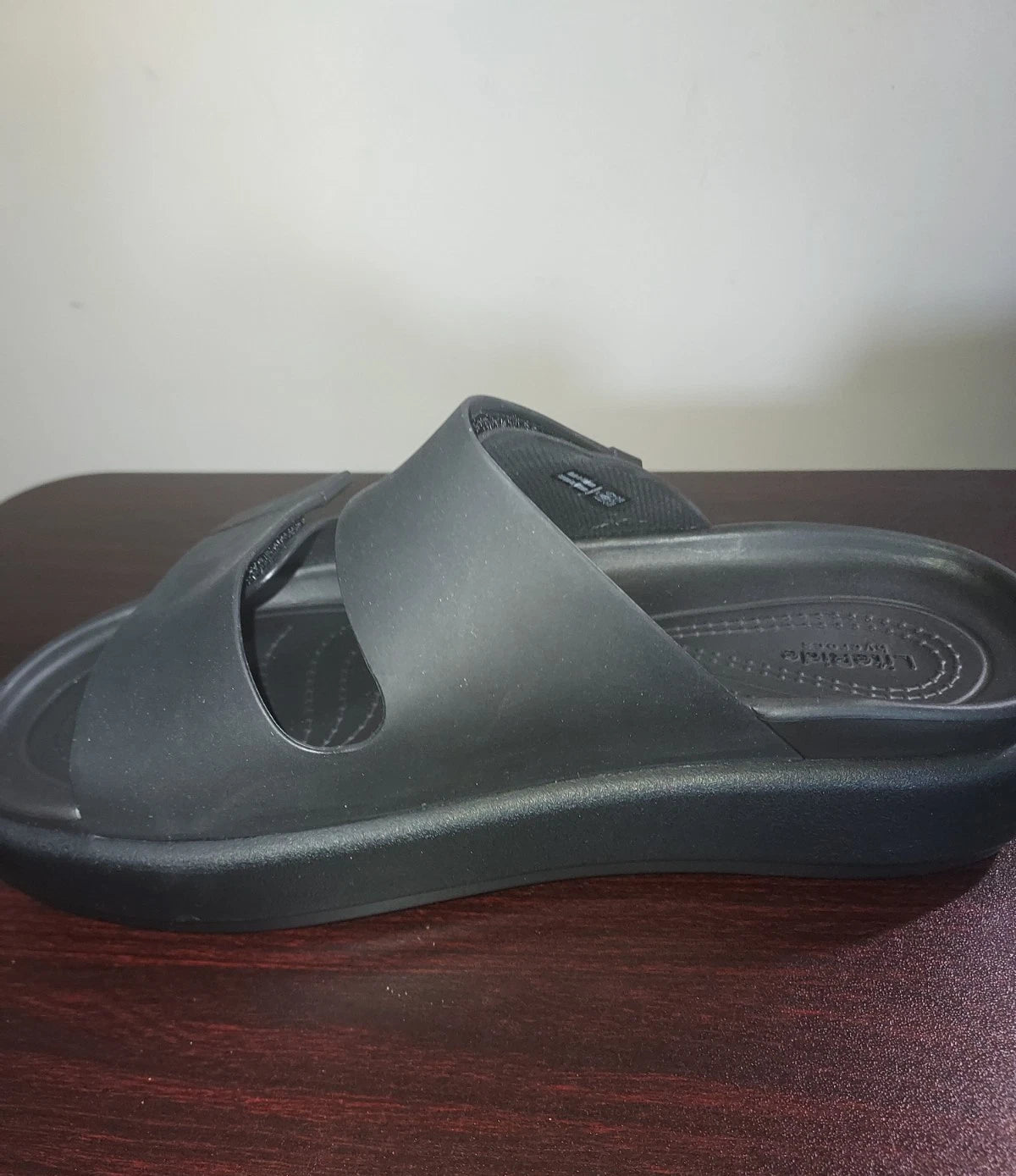 Crocs Women's Brooklyn Luxe Sandals sz 7  Slides Straps Comfort  Black