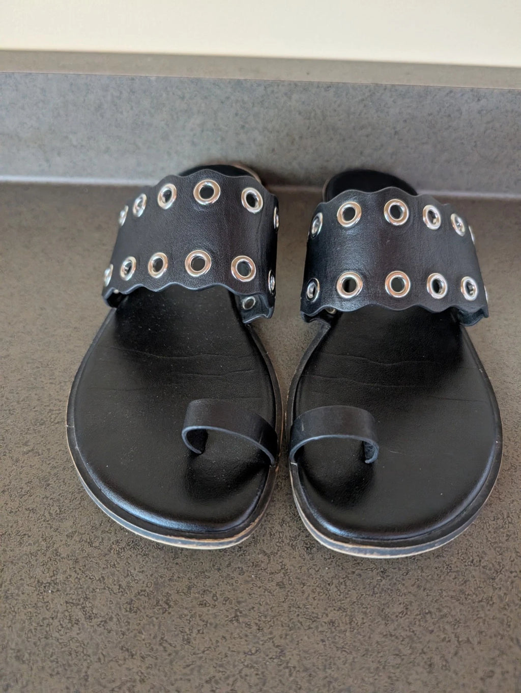 Michael Kors Patty Flat Leather Sandal Black Womens 8 Grommets Toe Ring Slides