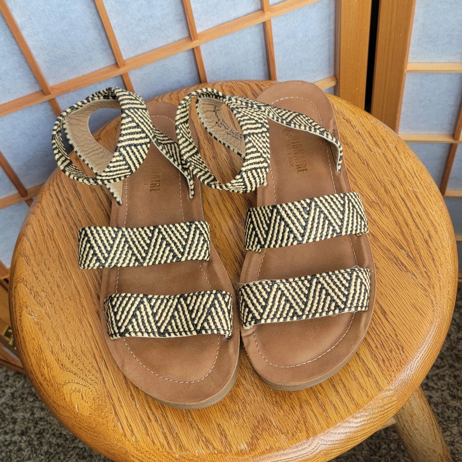 Strappy Gladiator Style Striped Sandal With Elastic Ankle Strap Women's Size 8