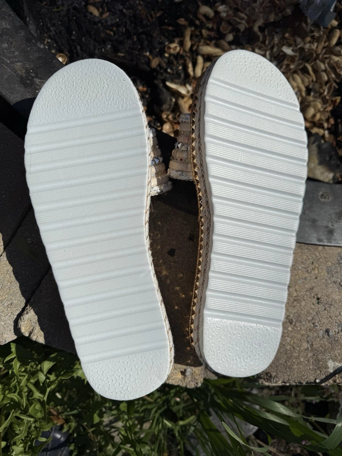 Summer Fashion Slides Sandals Women’s Size 10-10.5  New White Bling 1.25” Sole