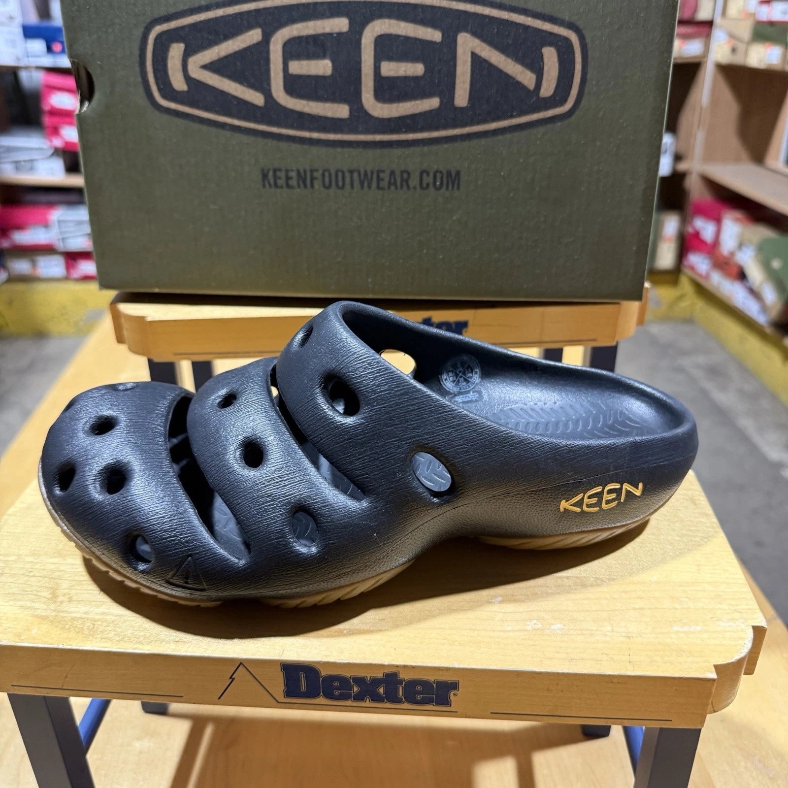 Keen Slide Slip-on Style Yogui Color Black Size 8 Women’s (brand New) Free Ship