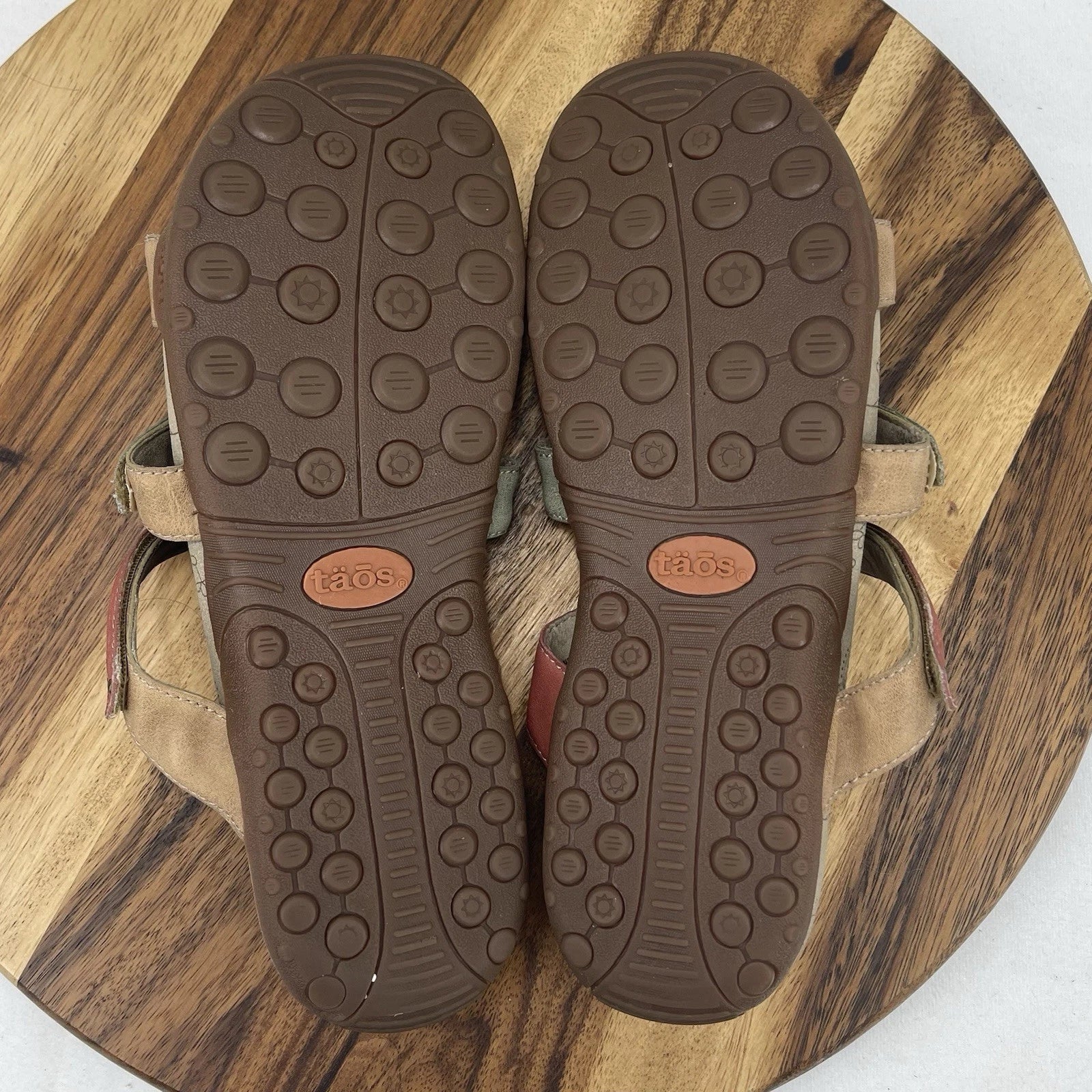 Taos Prize 4 Womens 10 Leather Gem Strappy Comfort Fashion Slides