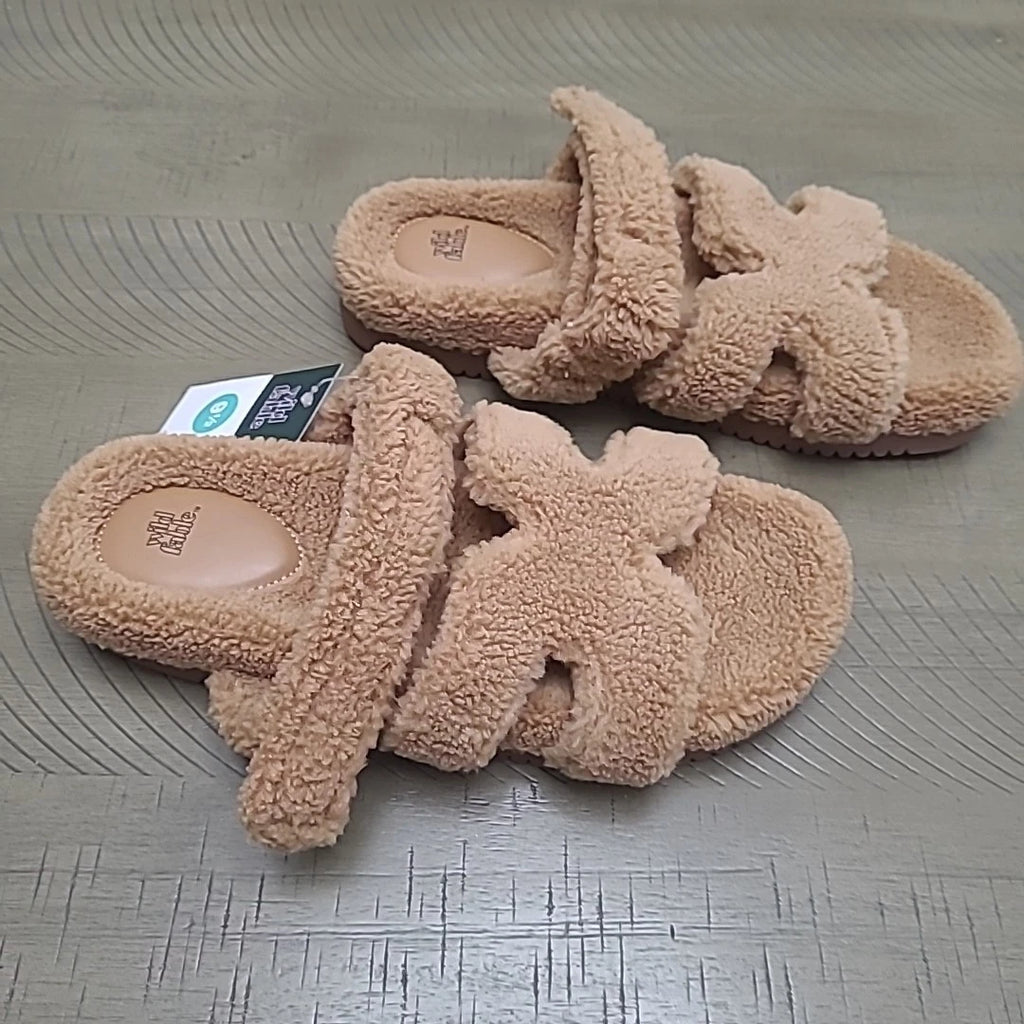Wild Fable Fuzzy Tan Hayley Birk Style Adjustable Strap Sandal Size 9.5 NWT