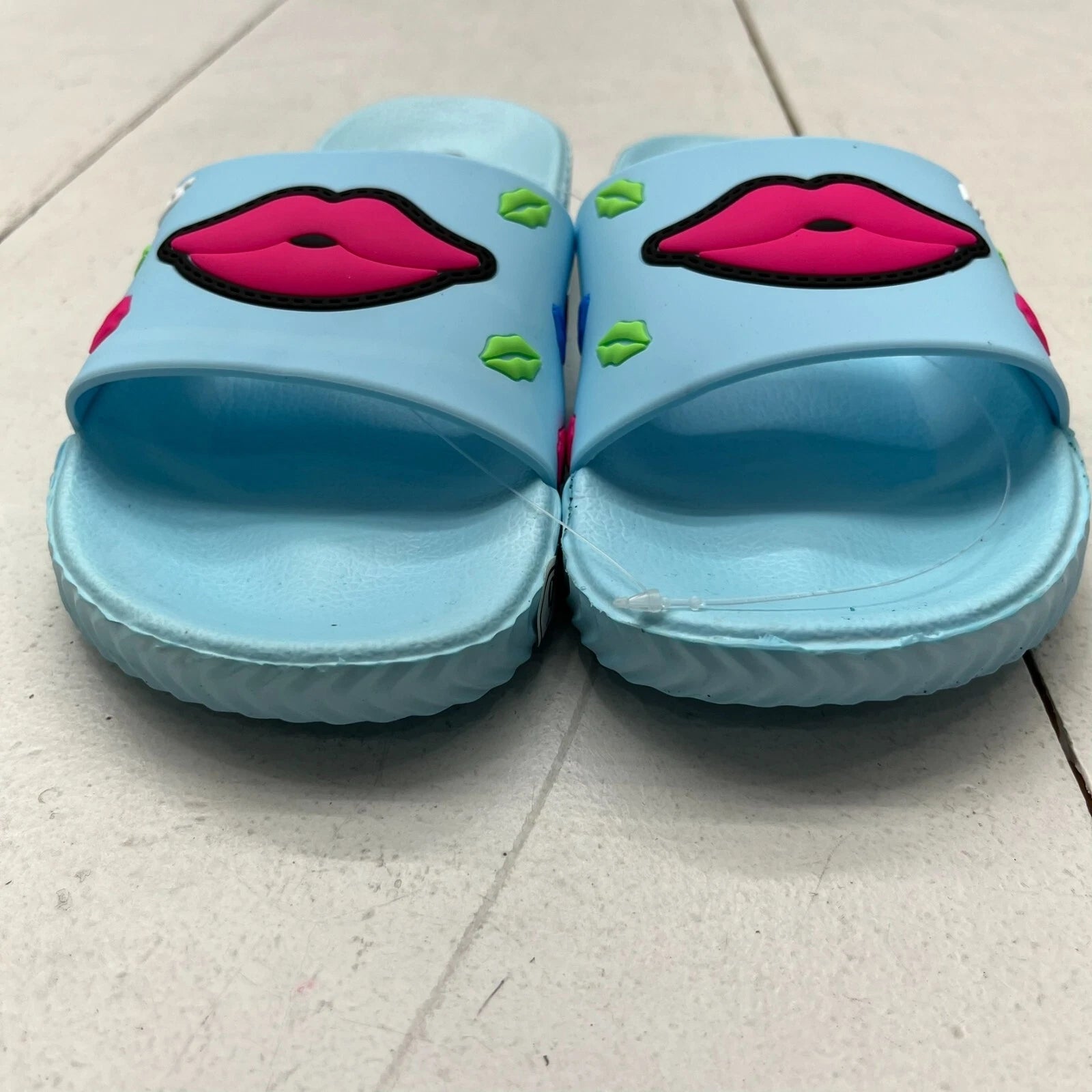 Fashion Shoes Blue Kiss Lips Slides Women's Size 8 NEW