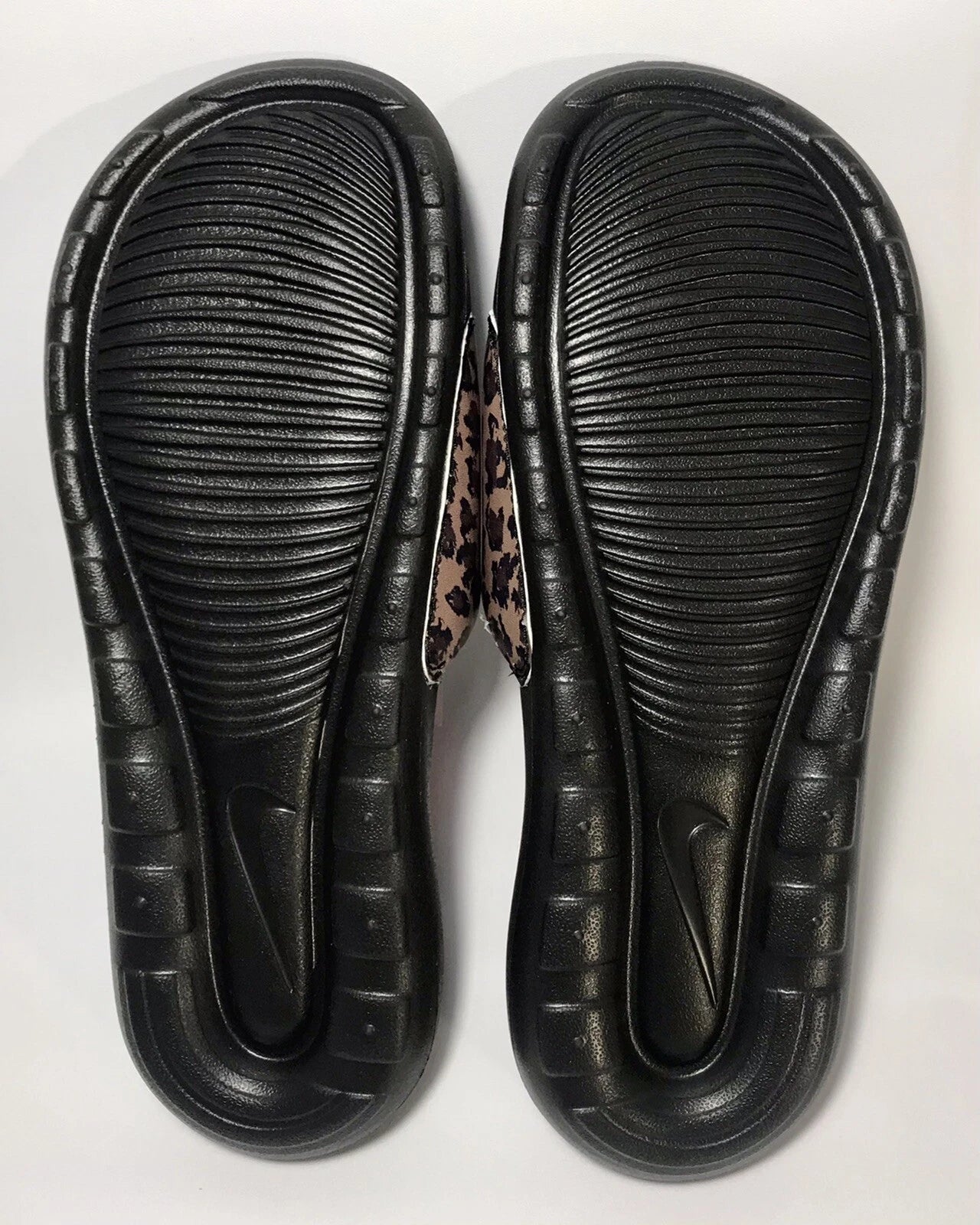 NIKE VICTORI ONE Women's Printed Slides Size 8 Brown/Multicolor Style #CN9676200