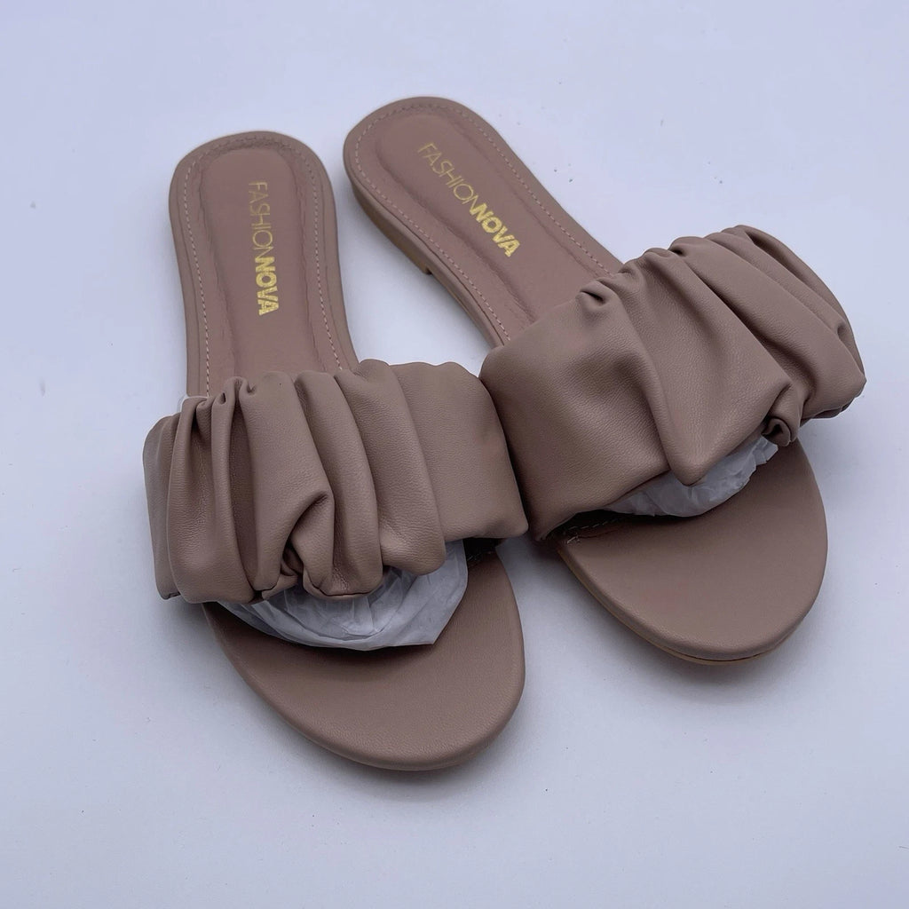 Fashion Nova Just Wait Ruffle Ran Slip On Slide Sandals Women's Size 7