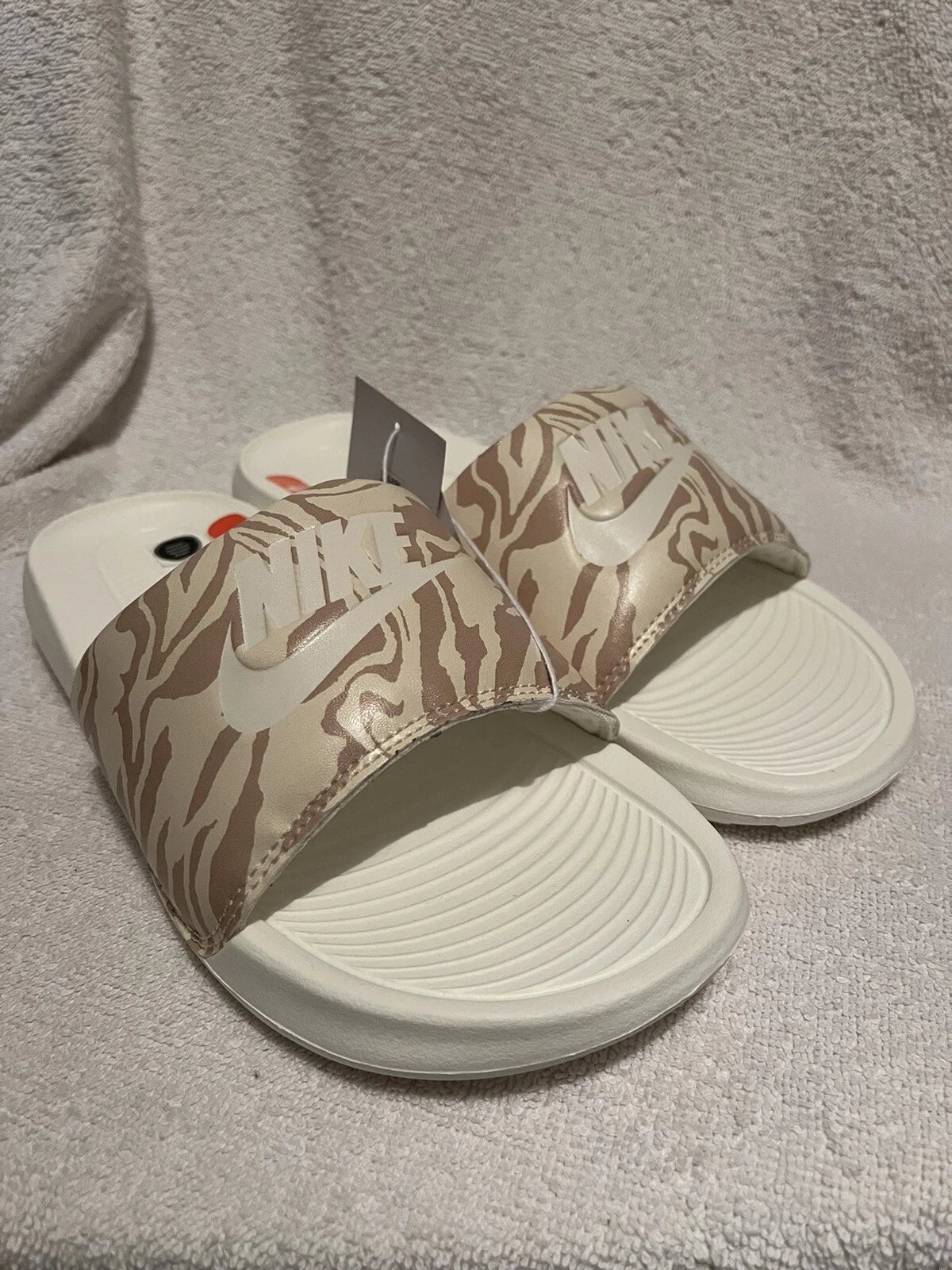 Nike Victori One Print Slides Women's Size 10 Style CN9676 105 New With Tags