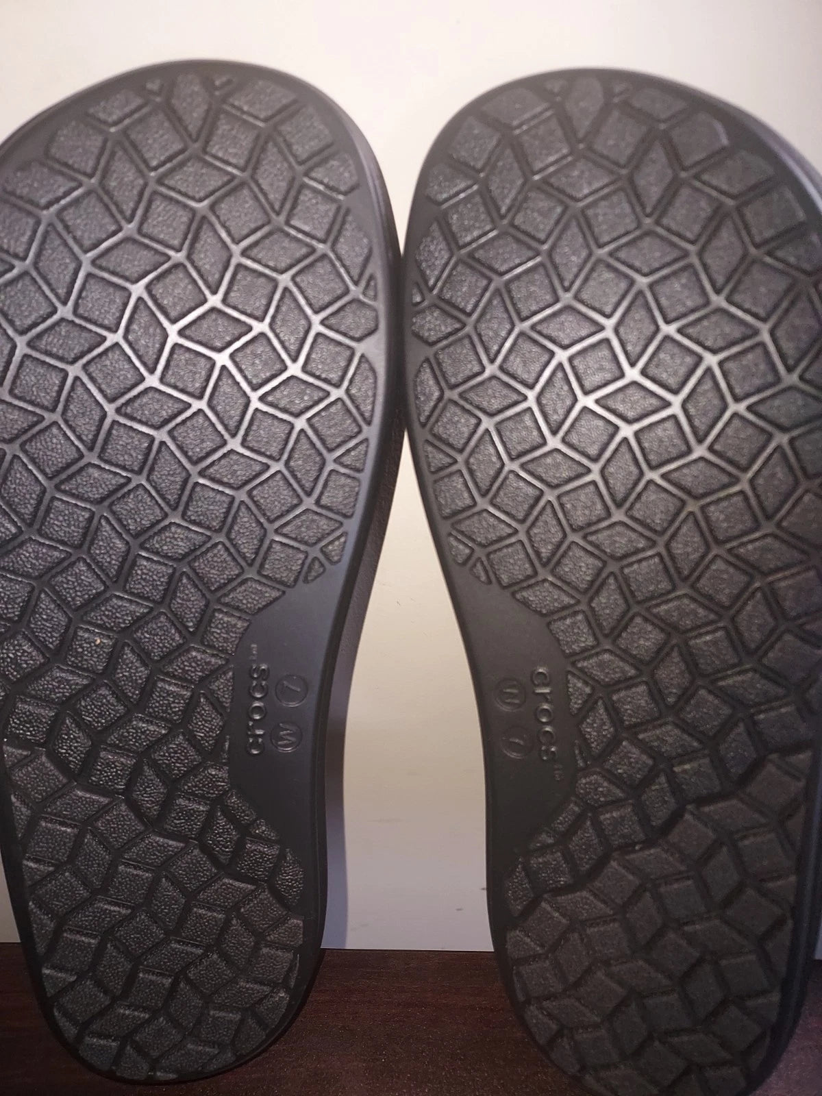 Crocs Women's Brooklyn Luxe Sandals sz 7  Slides Straps Comfort  Black