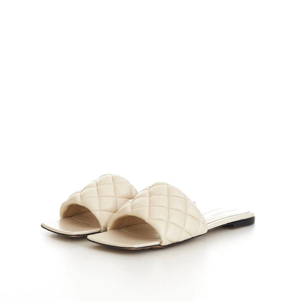 BOTTEGA VENETA 990$ Quilted Leather Padded Flat Slide Sandals - Sea Salt