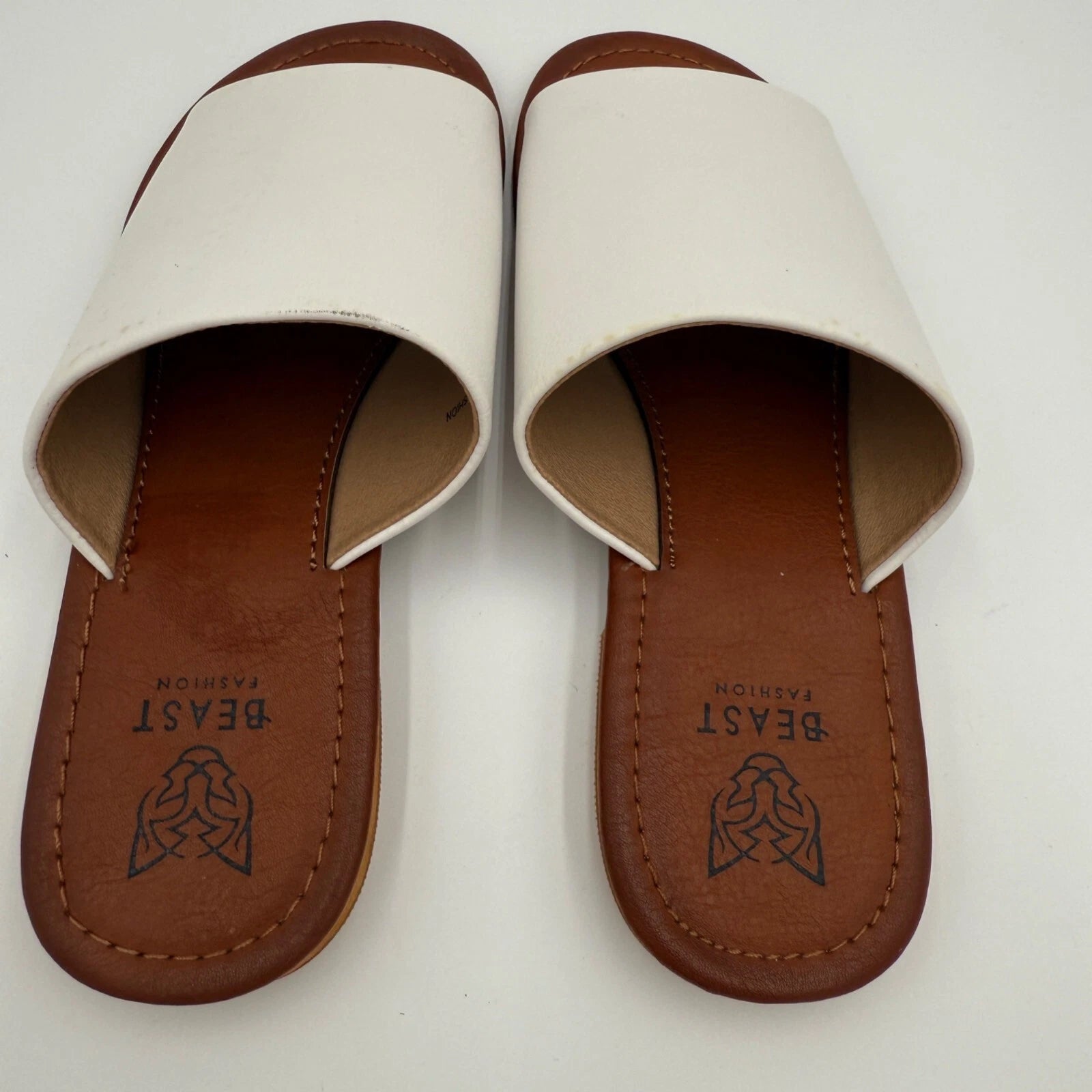 Beast Fashion White Leather Slip-On Slide Sandals Casual Summer Size 6.5