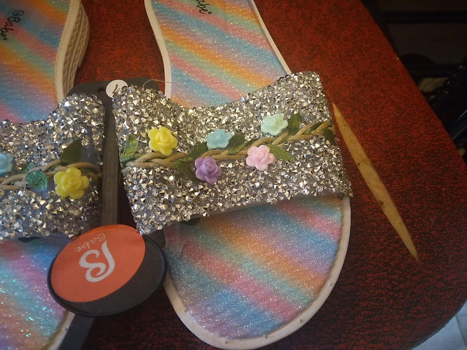 Babe's Rainbow Floral Gray Fashion Women's Slides Slippers Size 7 (BRAND NEW)