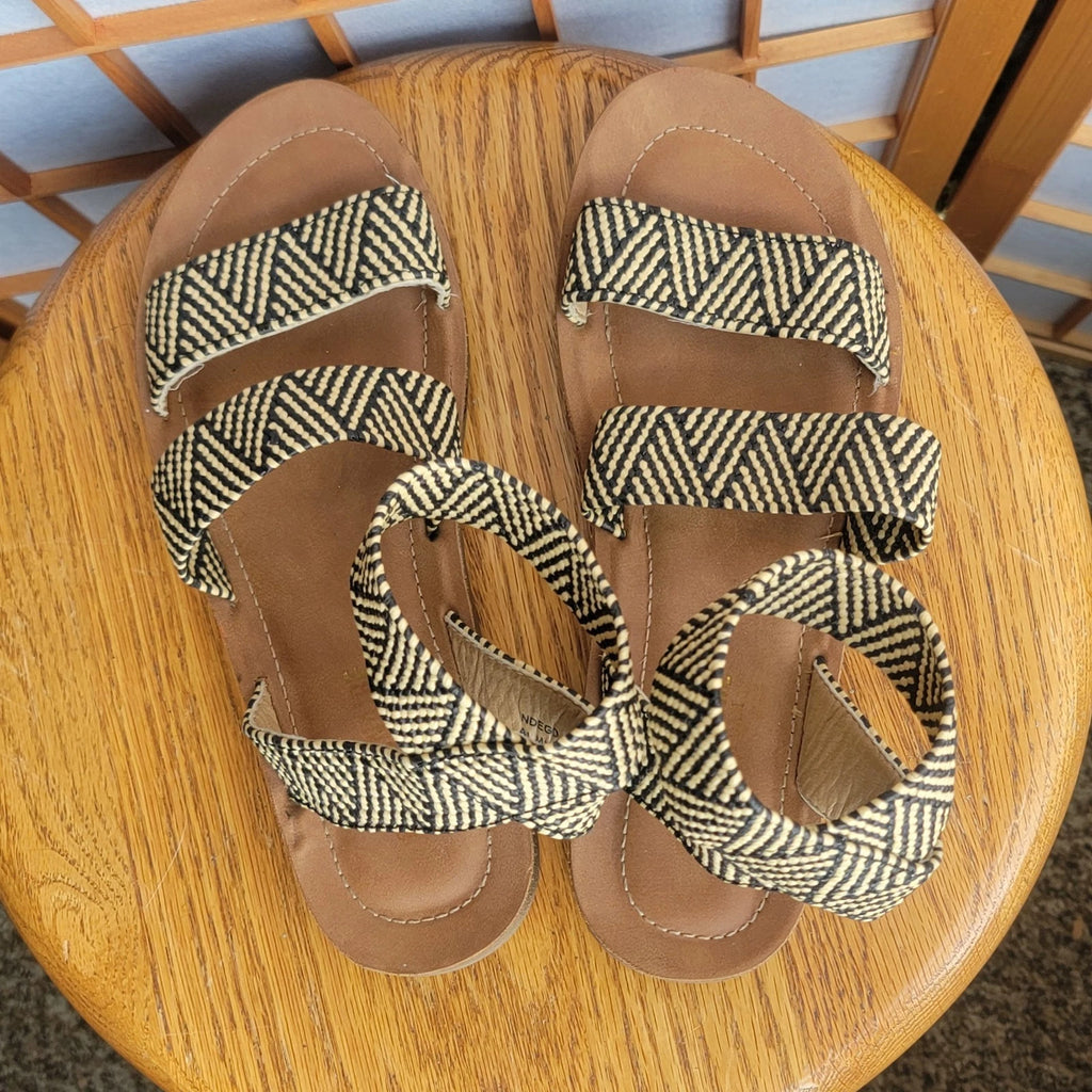 Strappy Gladiator Style Striped Sandal With Elastic Ankle Strap Women's Size 8