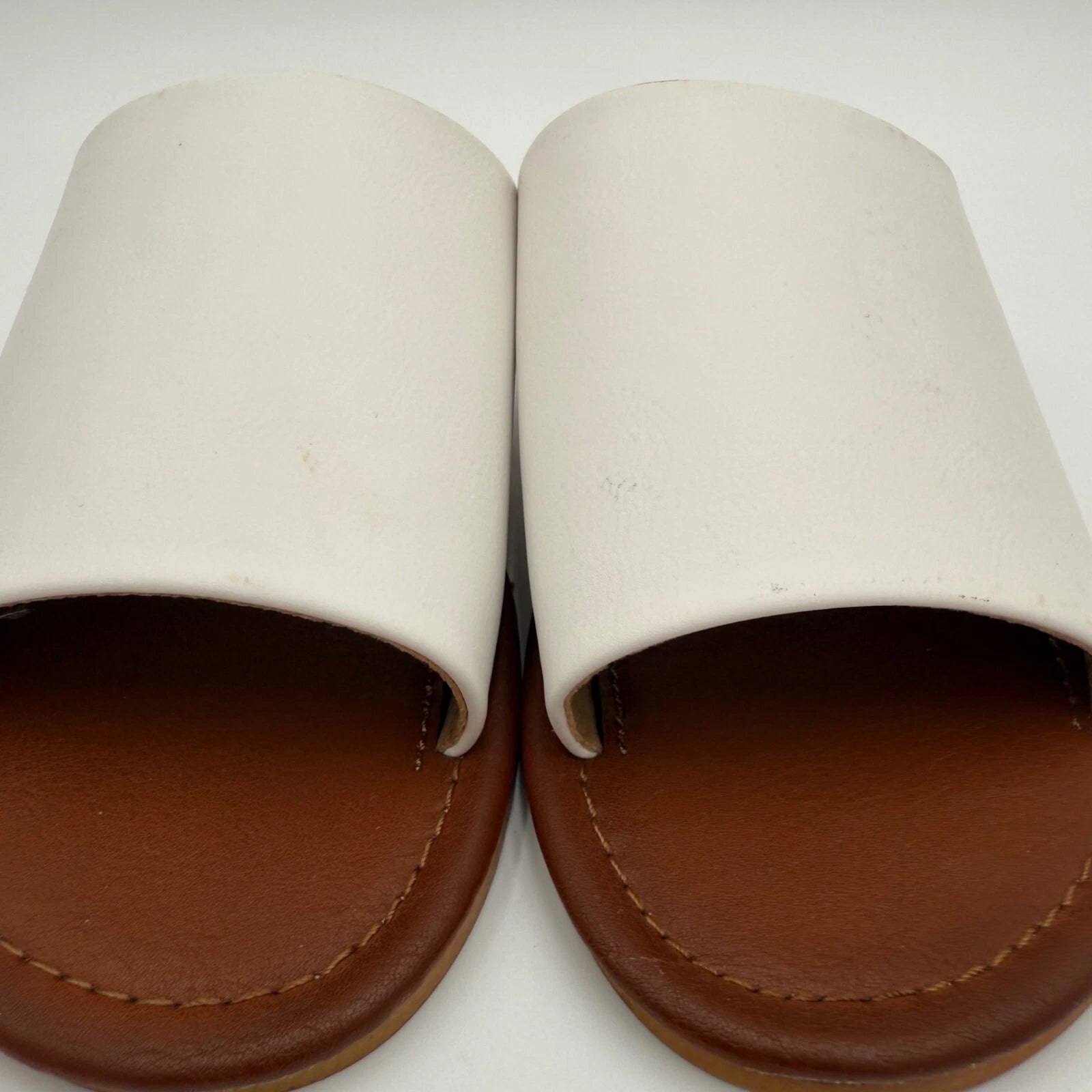 Beast Fashion White Leather Slip-On Slide Sandals Casual Summer Size 6.5