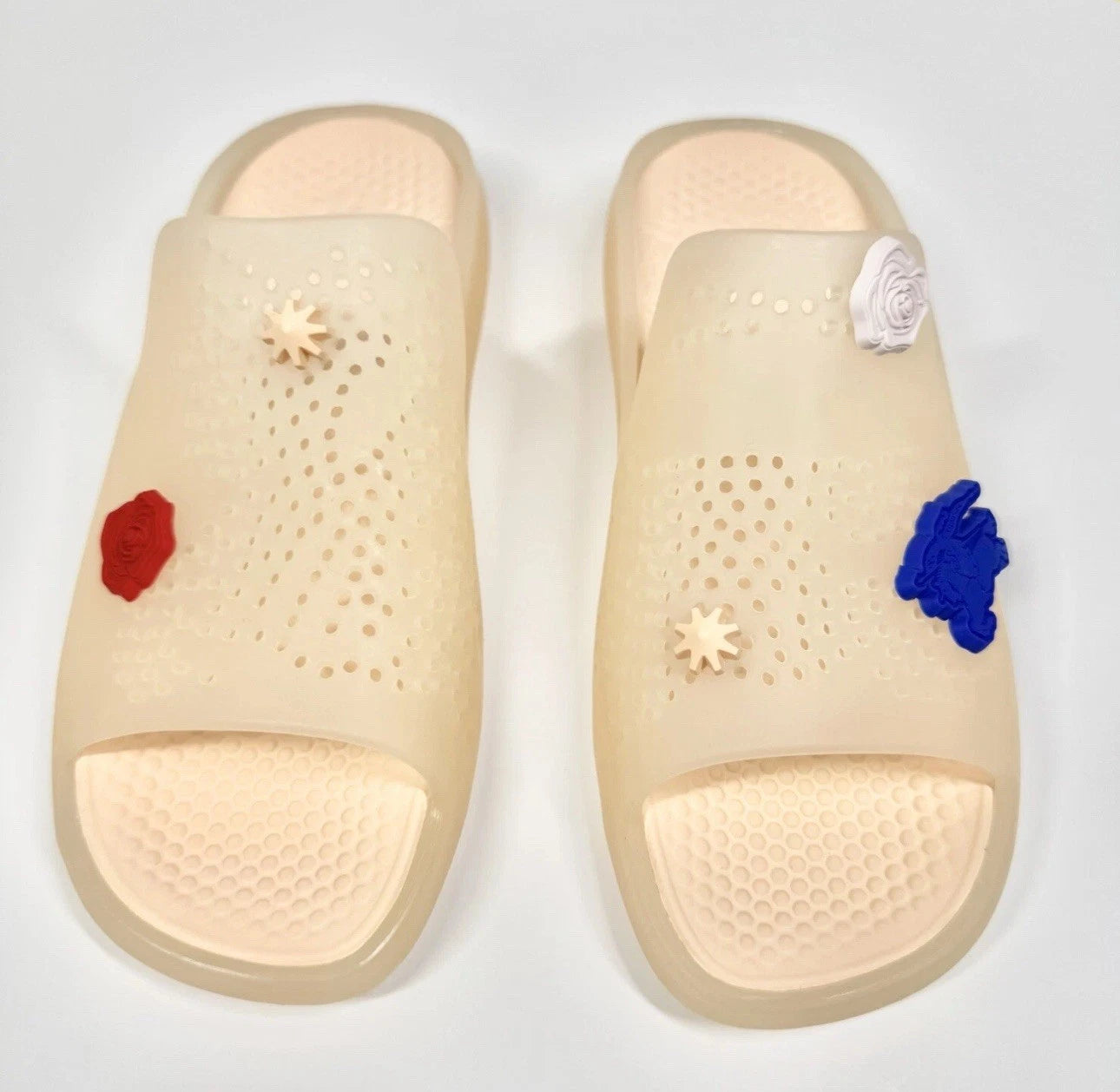 BURBERRY RUBBER SLIDE SANDAL STINGRAY NEUTRAL/MARSHMALLOW WOMENS UK 7 EU 40 US 9