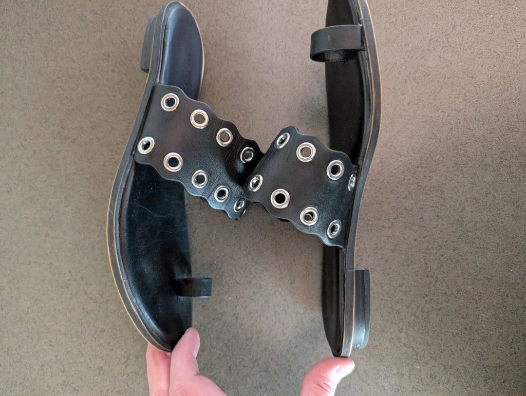 Michael Kors Patty Flat Leather Sandal Black Womens 8 Grommets Toe Ring Slides