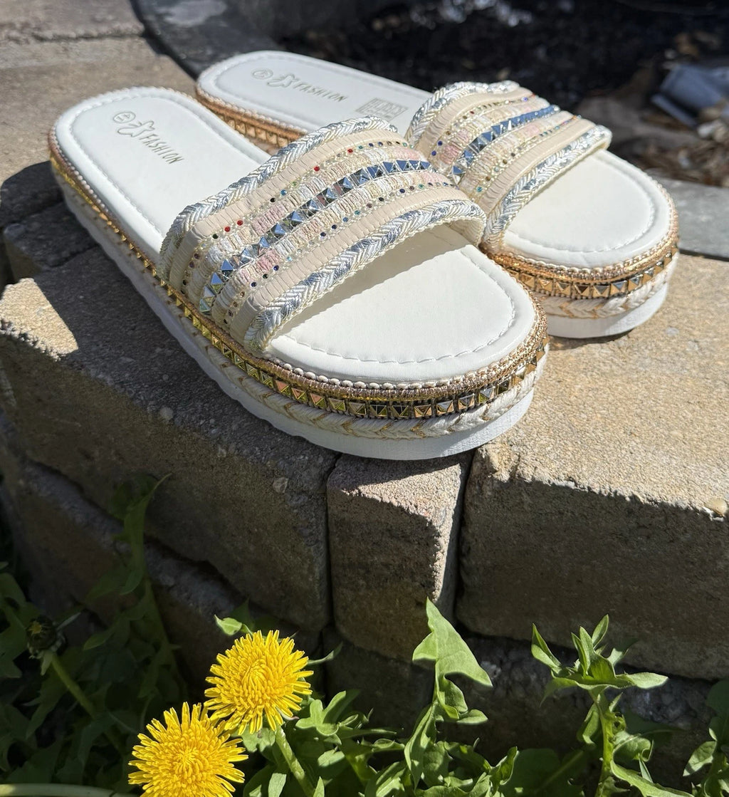 Summer Fashion Slides Sandals Women’s Size 10-10.5  New White Bling 1.25” Sole
