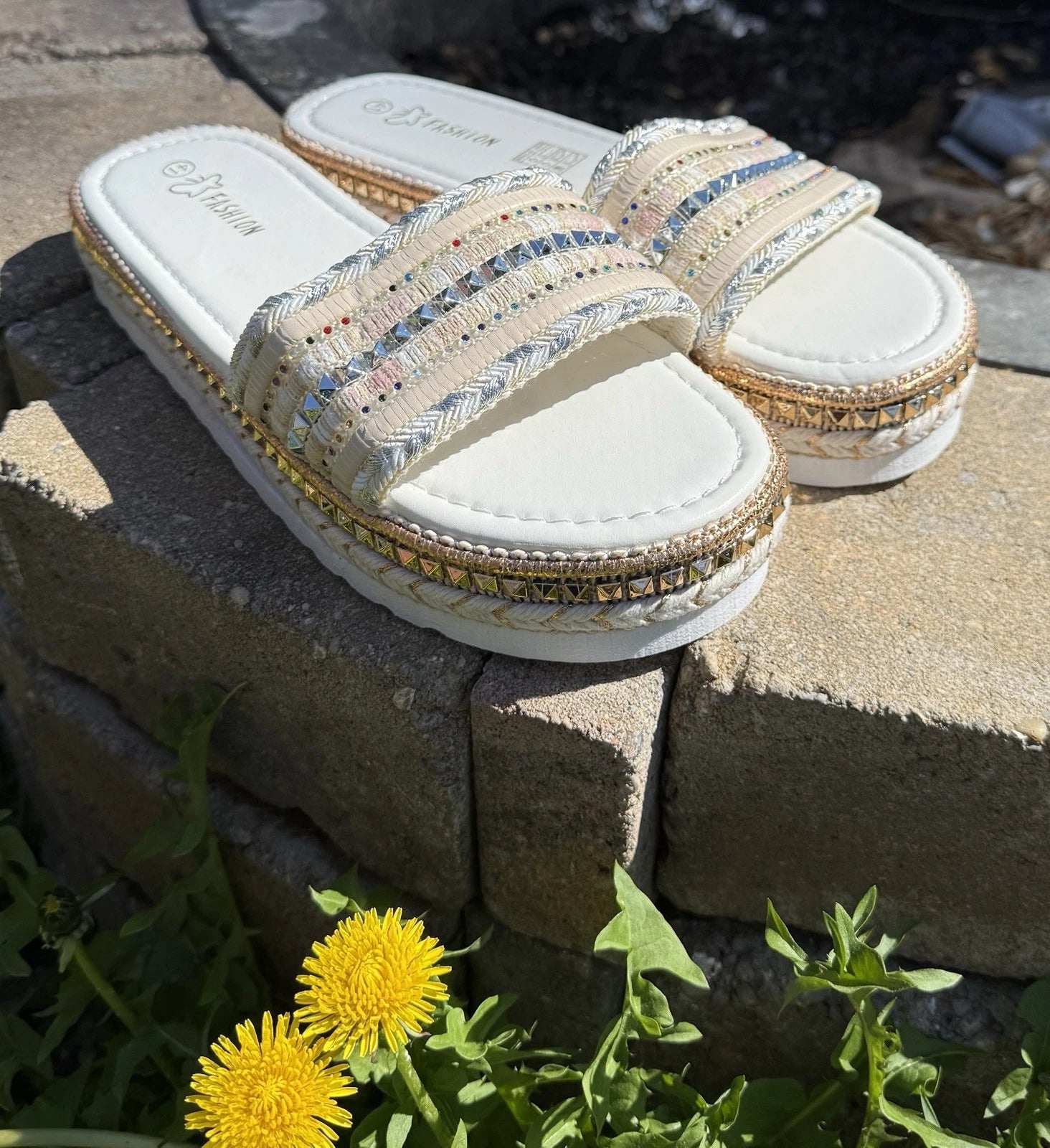 Summer Fashion Slides Sandals Women’s Size 10-10.5  New White Bling 1.25” Sole