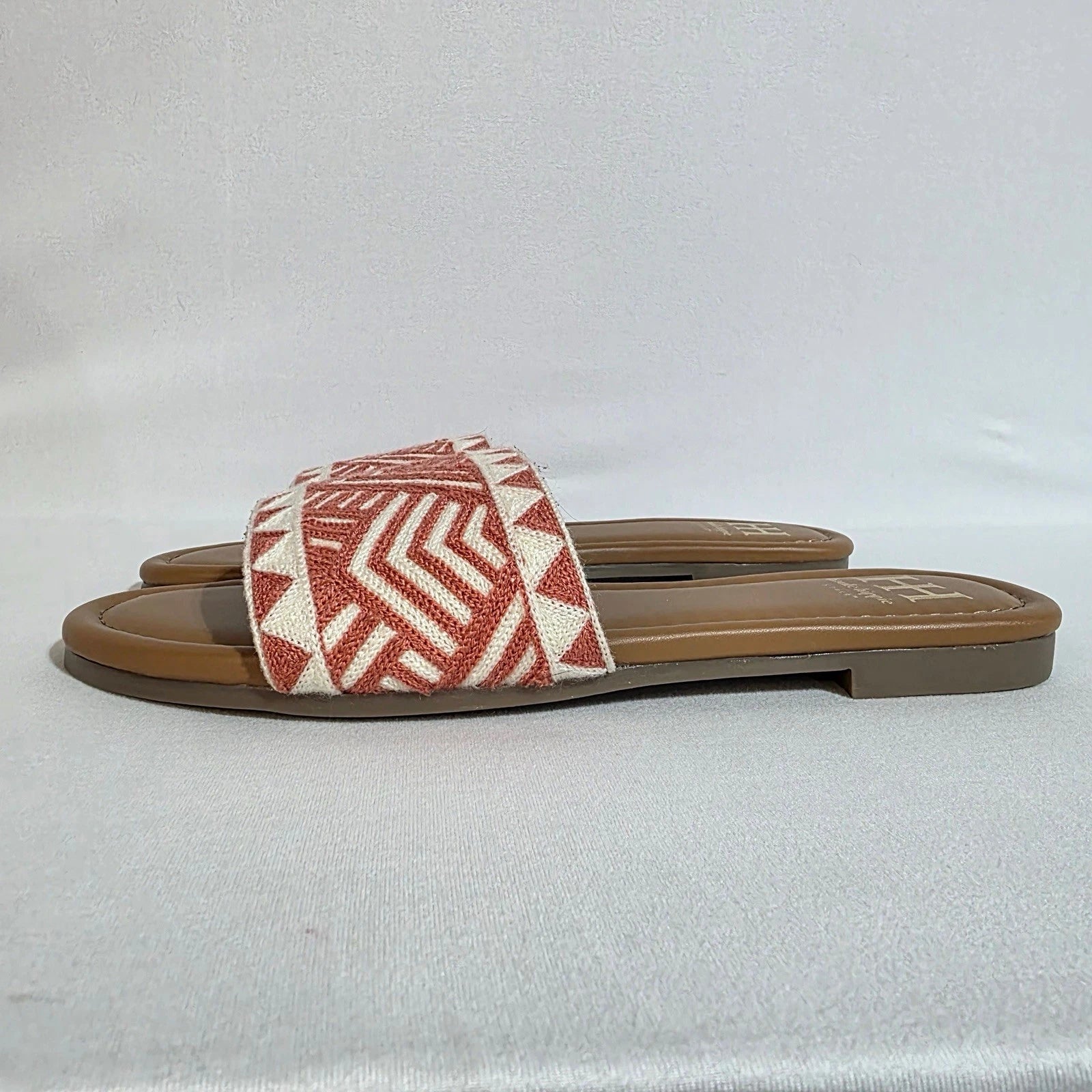 Haute Hippie Style Women’s Flat Slide Sandals Red White Geometric Size 7.5