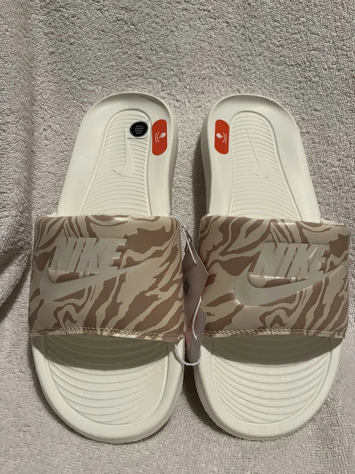 Nike Victori One Print Slides Women's Size 10 Style CN9676 105 New With Tags