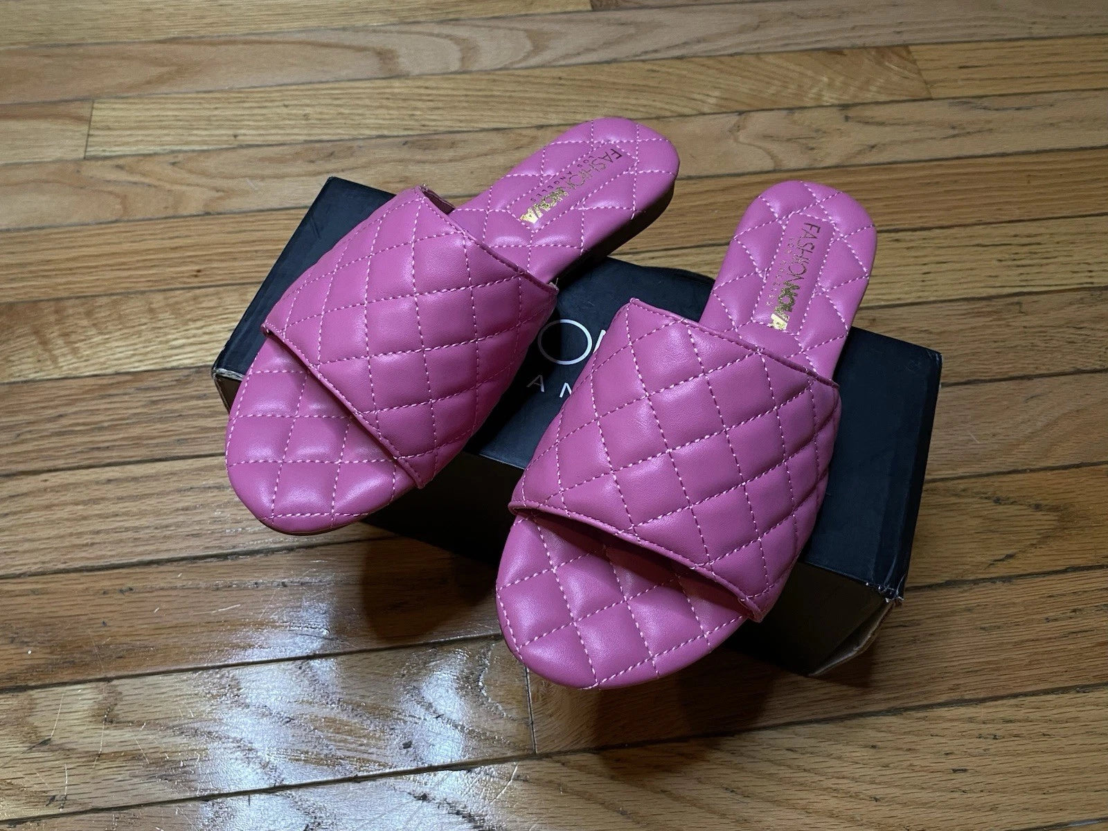 Fashion Nova Azalea Pink Pad Quilt Intrecciato Flat Sandal Slide Size 8.5