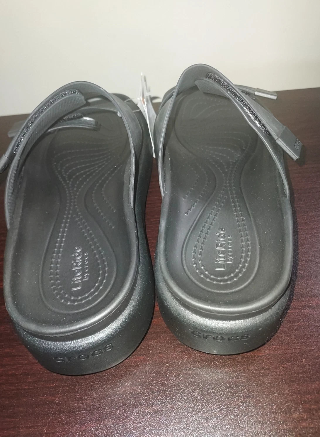 Crocs Women's Brooklyn Luxe Sandals sz 7  Slides Straps Comfort  Black