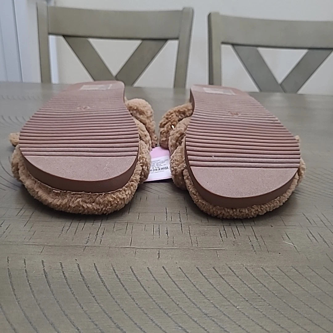 Wild Fable Fuzzy Tan Hayley Birk Style Adjustable Strap Sandal Size 9.5 NWT