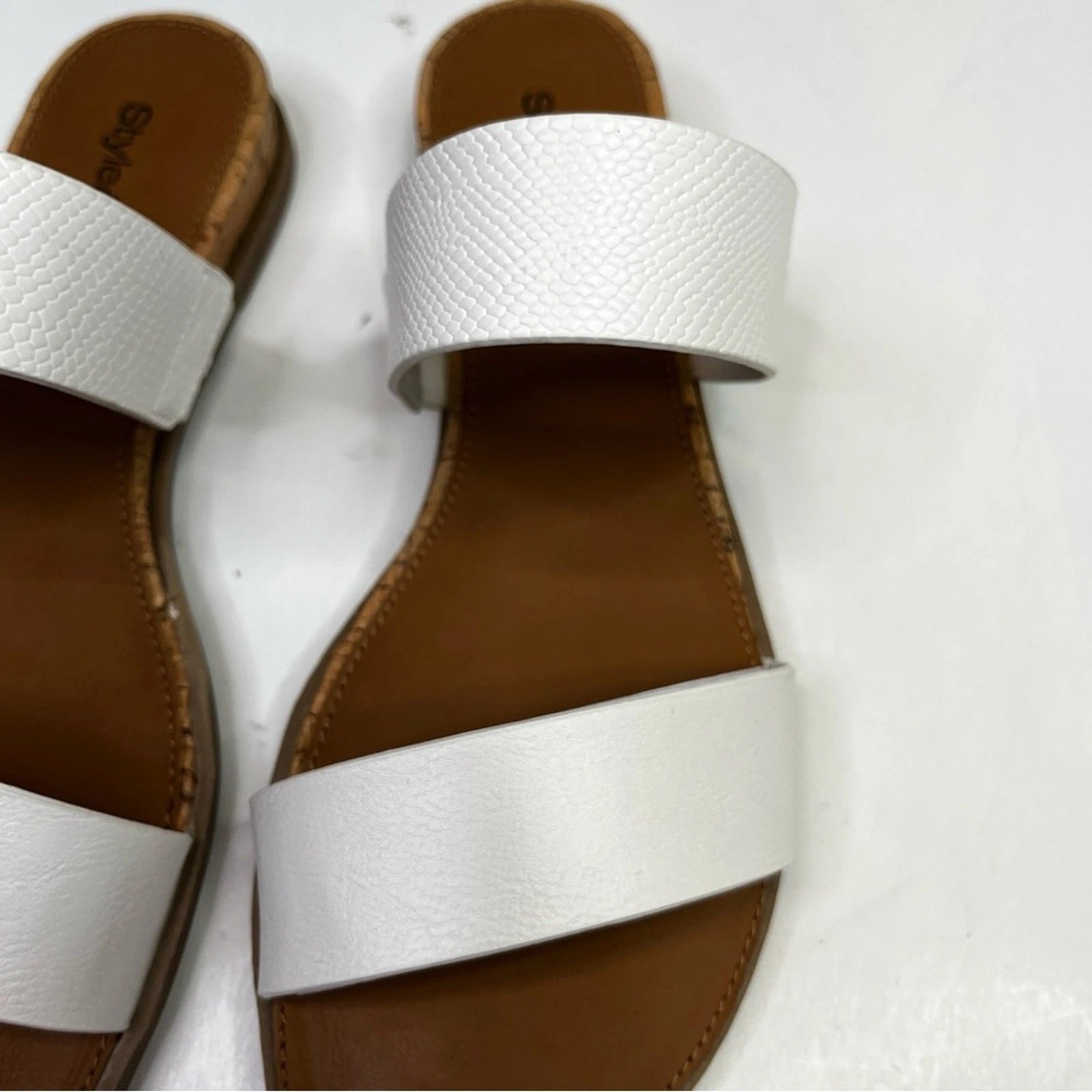 Style & Co Elliee Flat Cushioned sandals white NIB - 5.5