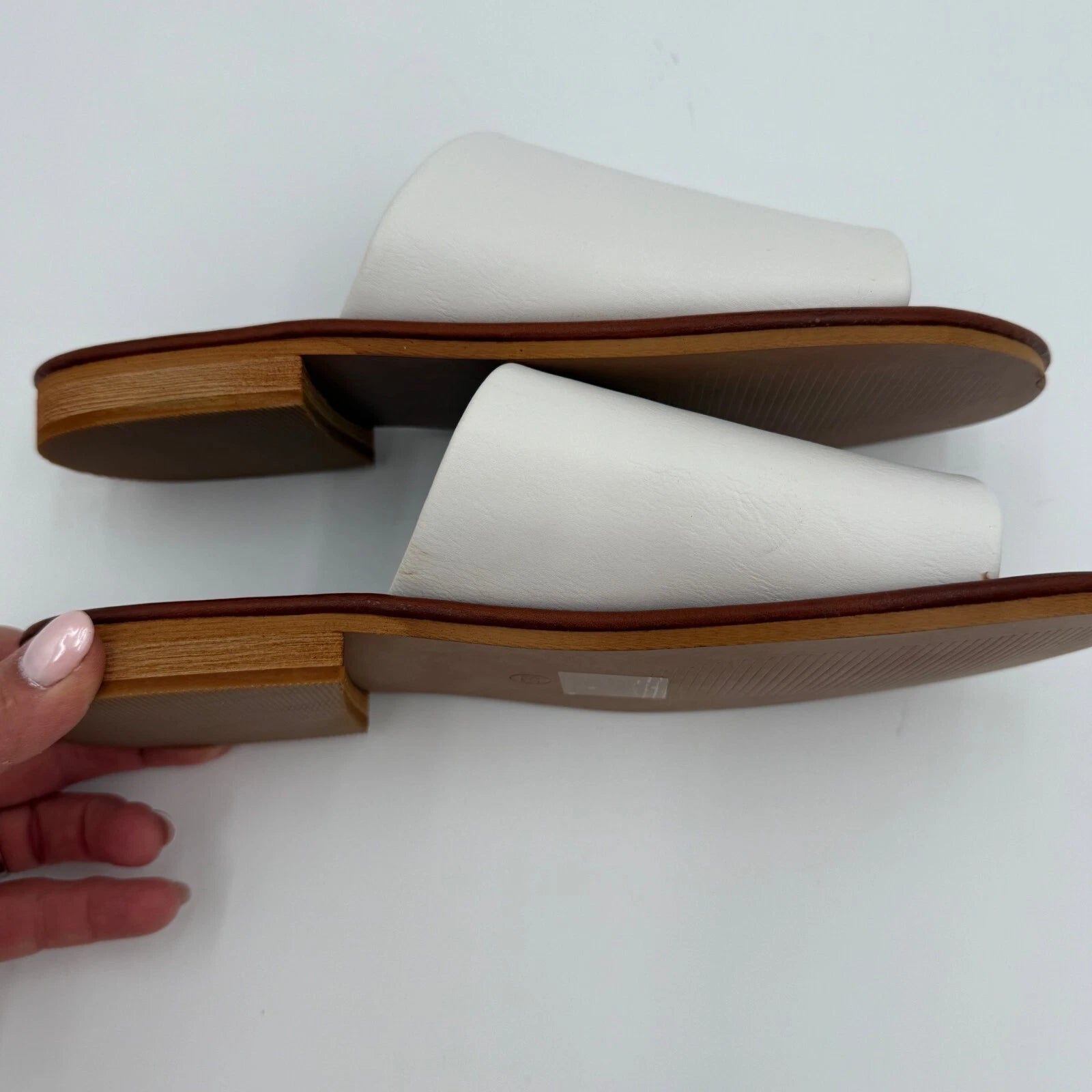 Beast Fashion White Leather Slip-On Slide Sandals Casual Summer Size 6.5