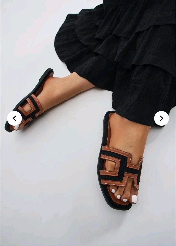 FASHION NOVA Womens Endless Fun Flat Sandals - Black Size 8 US NEW