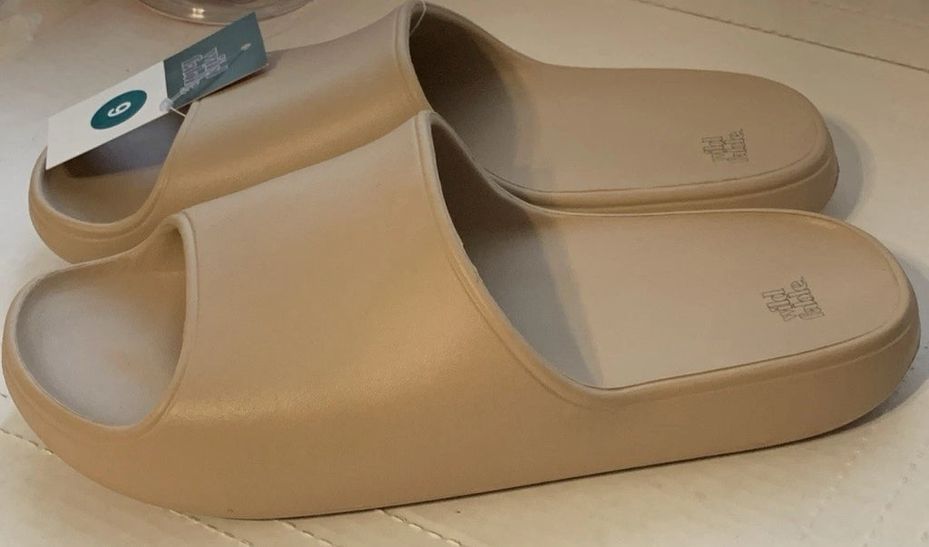 Wild Fable Women's TAN / Beige Slip-On Slides Size 9 US Robbie Is The Style NEW