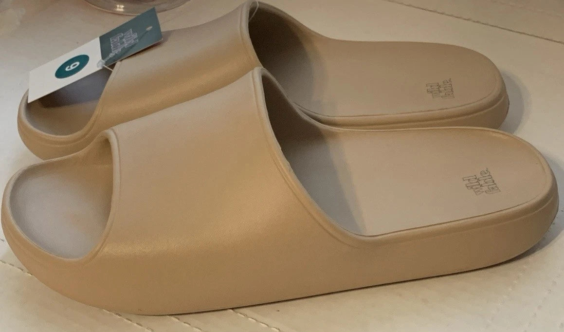 Wild Fable Women's TAN / Beige Slip-On Slides Size 9 US Robbie Is The Style NEW