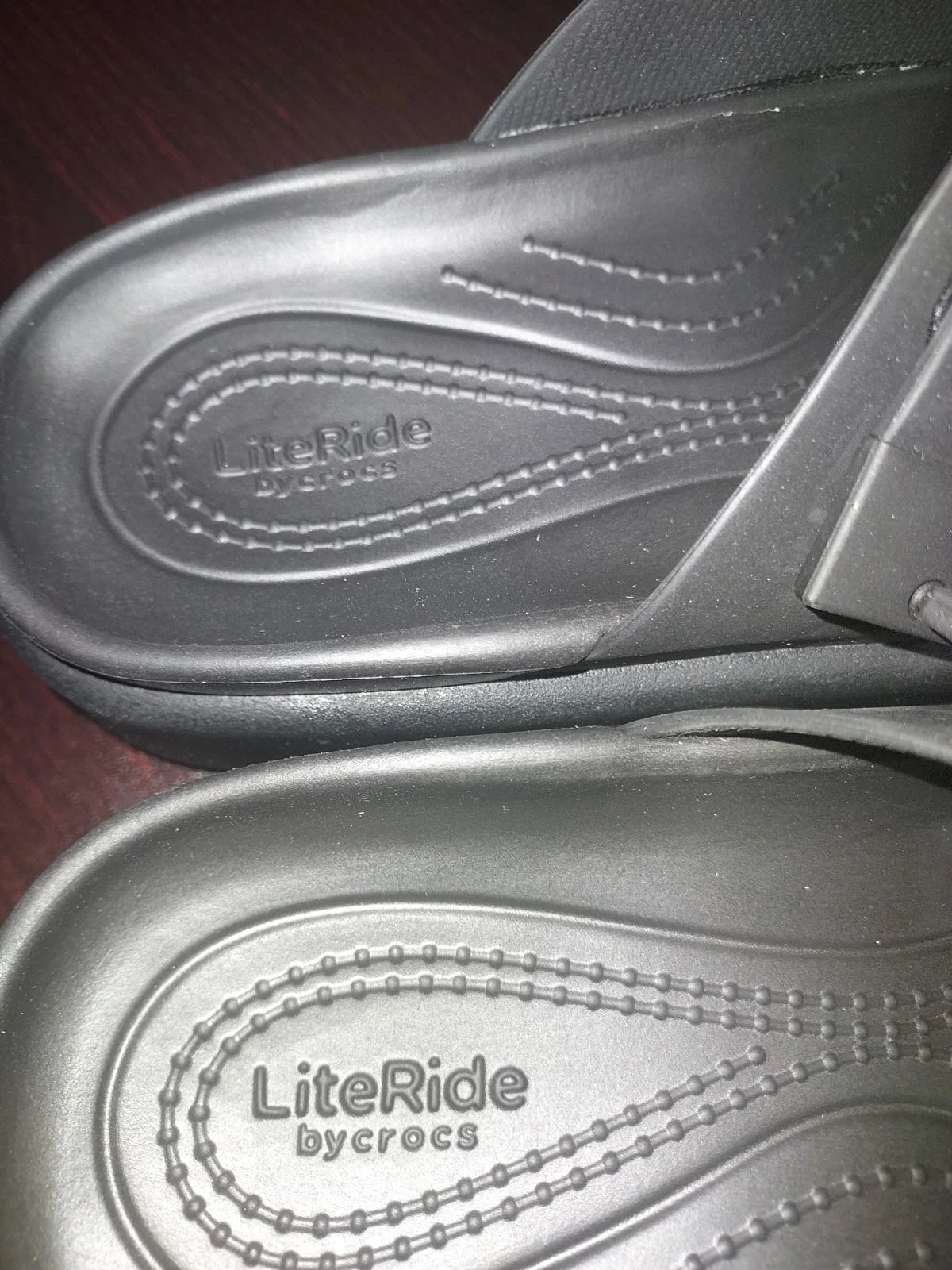 Crocs Women's Brooklyn Luxe Sandals sz 7  Slides Straps Comfort  Black