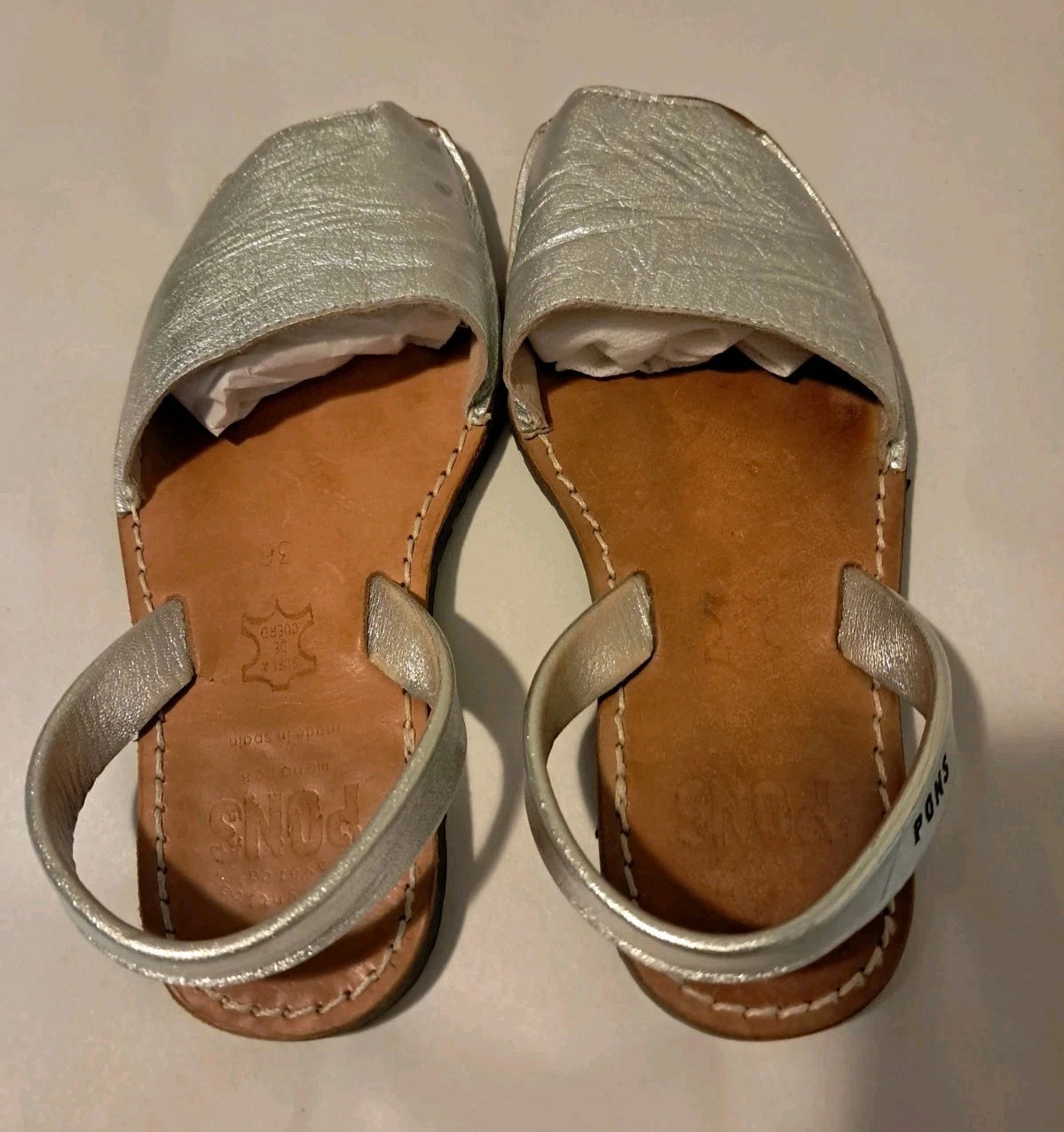 PONS Classic Style Metallic Leather Avarca Sandal In Silver Size 6.