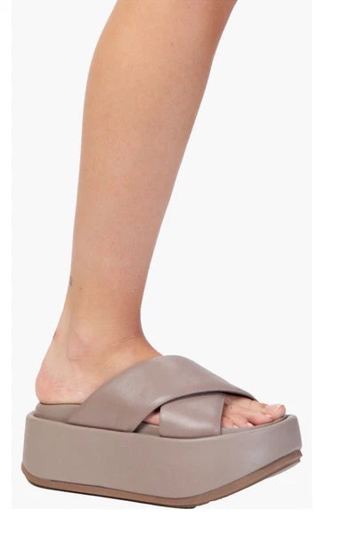 Paloma Barcelo Adit Platform Sandals Women's 40 / 10 Taupe Leather Slide $375