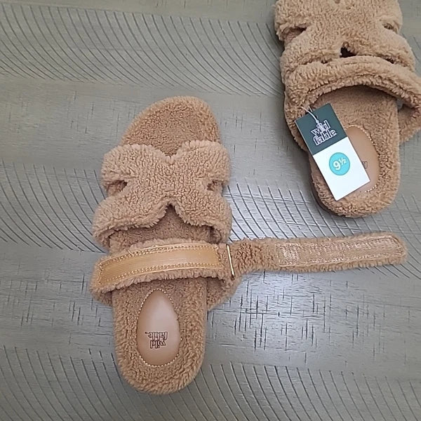 Wild Fable Fuzzy Tan Hayley Birk Style Adjustable Strap Sandal Size 9.5 NWT
