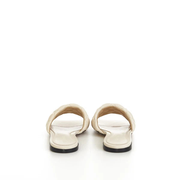 BOTTEGA VENETA 990$ Quilted Leather Padded Flat Slide Sandals - Sea Salt