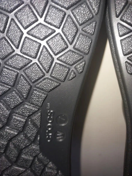 Crocs Women's Brooklyn Luxe Sandals sz 7  Slides Straps Comfort  Black