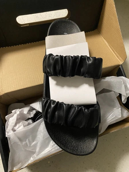 Fashion Nova ‘She’s Unforgettable’ Slides Women’s size 9