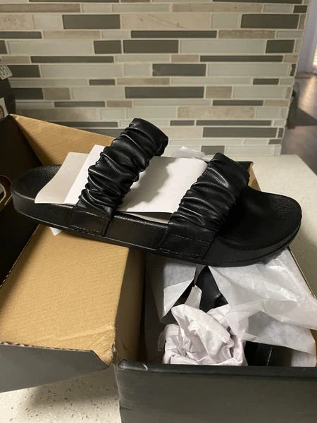 Fashion Nova ‘She’s Unforgettable’ Slides Women’s size 9