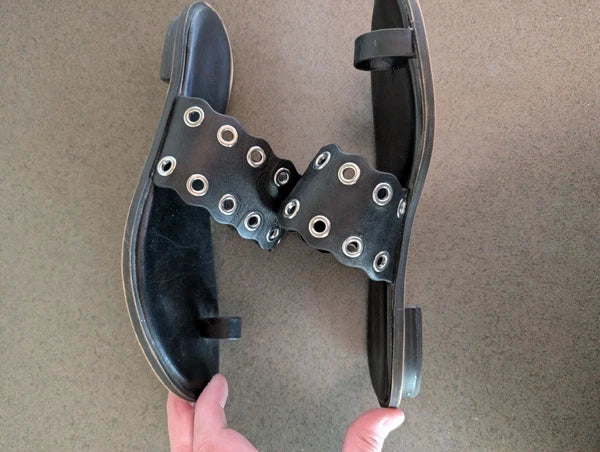 Michael Kors Patty Flat Leather Sandal Black Womens 8 Grommets Toe Ring Slides