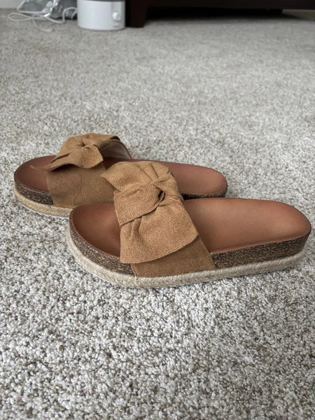 Chic-Casual: Tan Bow-Knot Slide Sandals for Effortless Style Size 9US/ 40EU